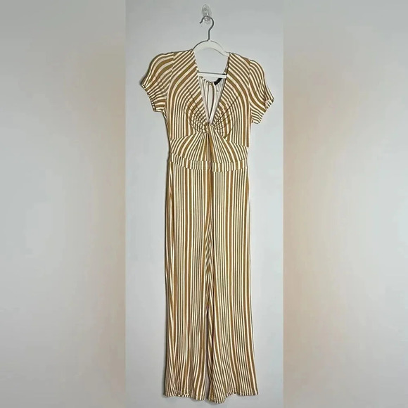 Romeo + Juliet Couture Medallion and White Jumpsuit - Picture 1 of 11